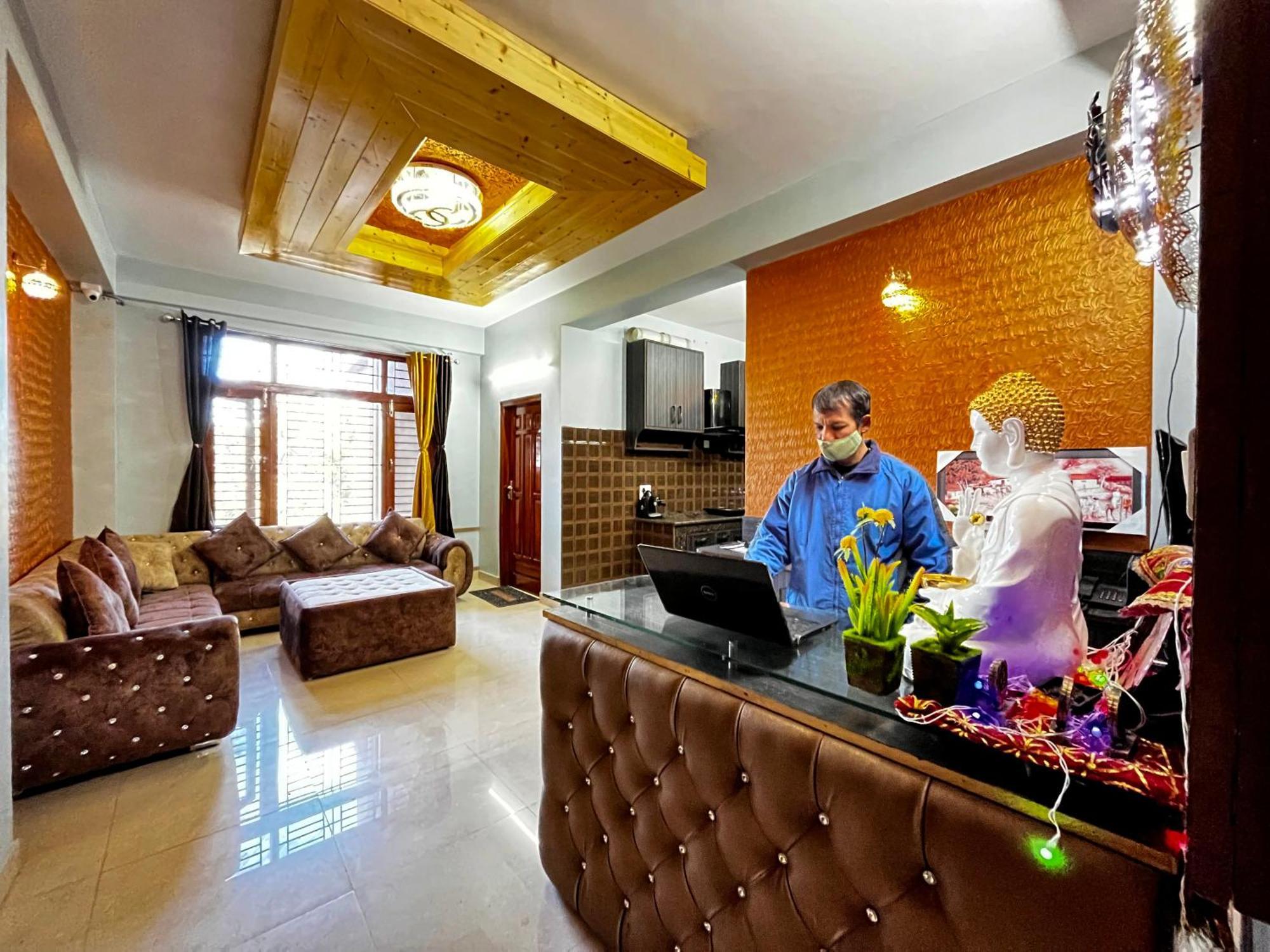 Puri'S Bnb Shimla Esterno foto