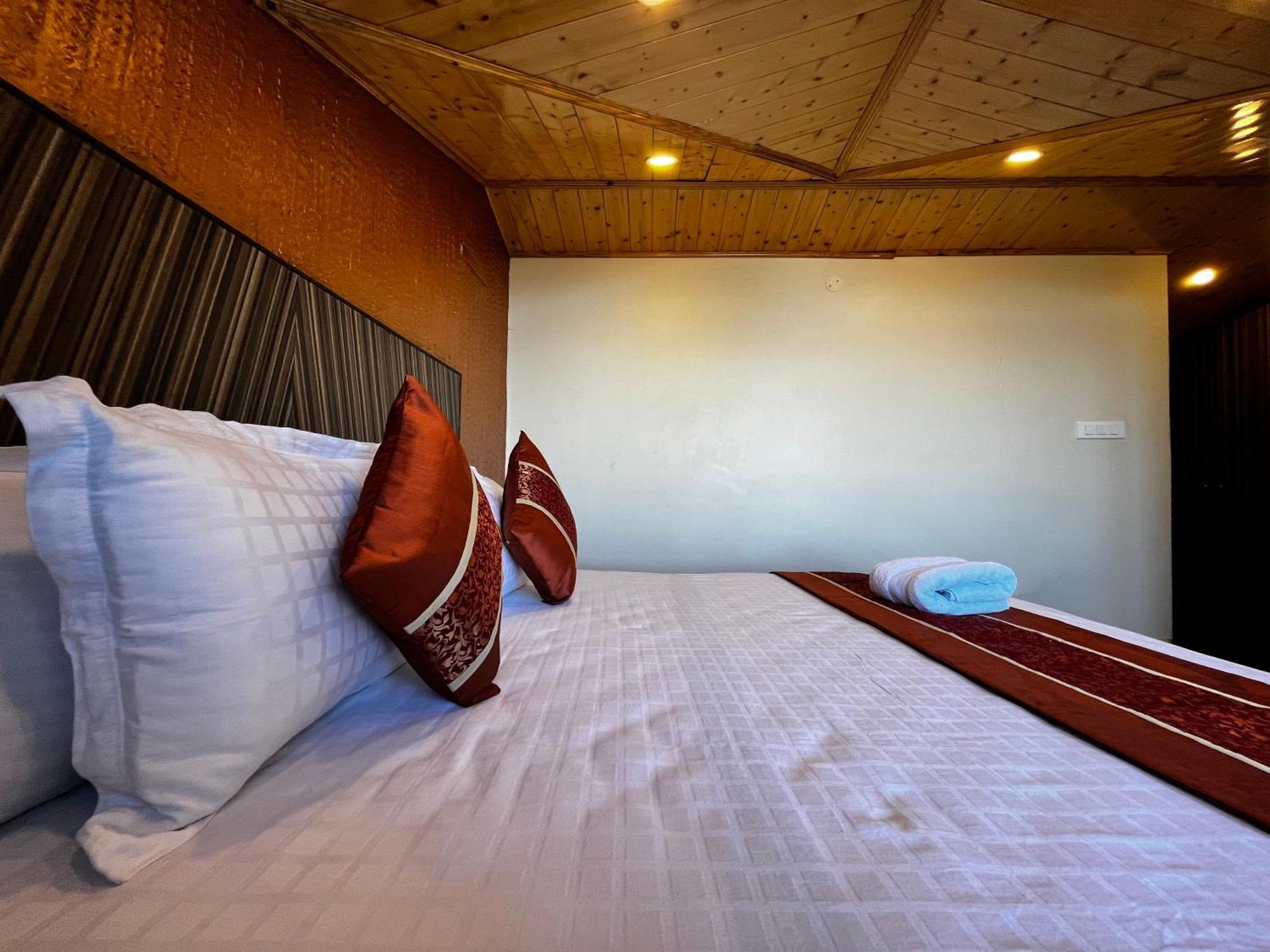 Puri'S Bnb Shimla Esterno foto