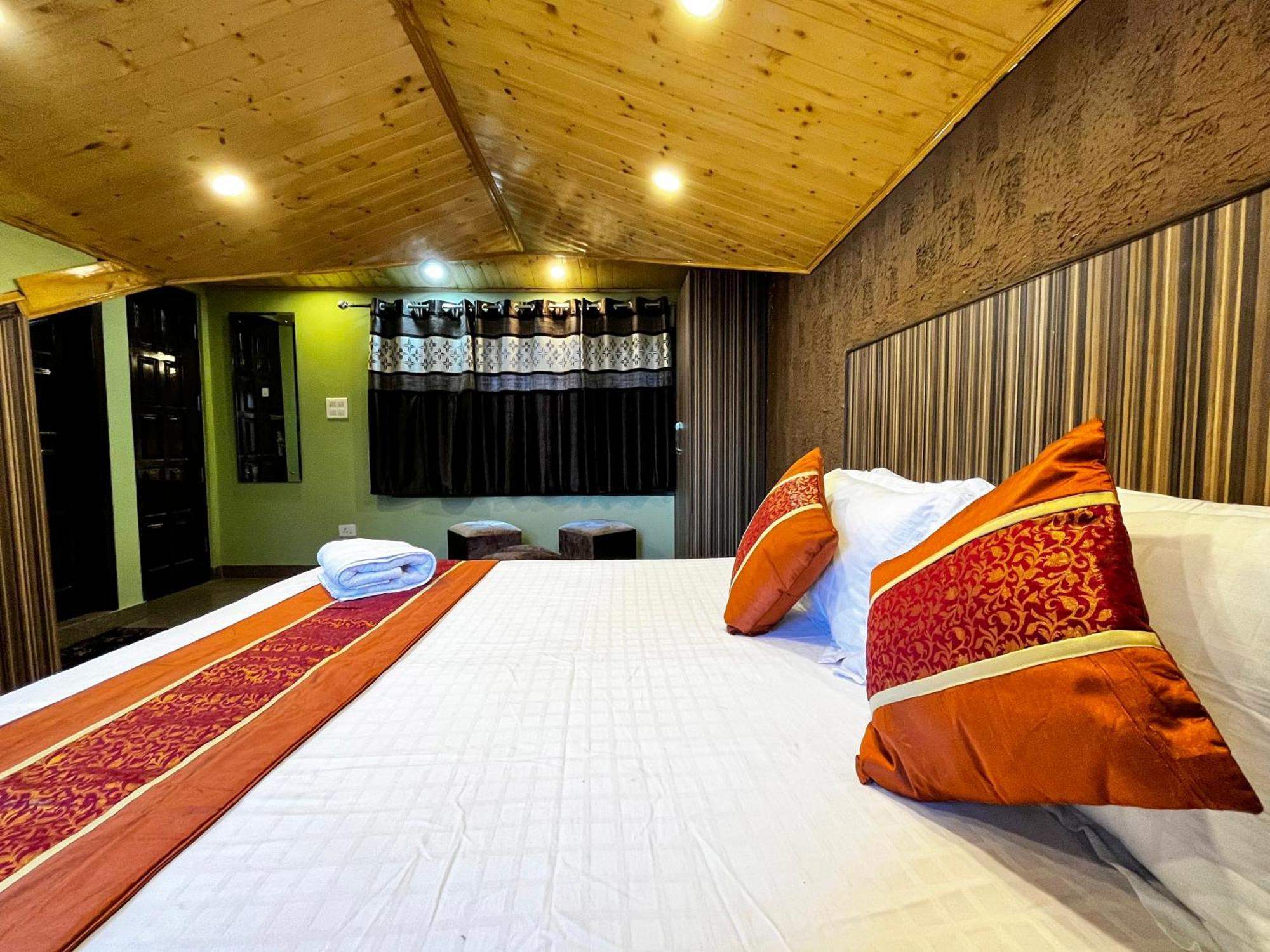 Puri'S Bnb Shimla Esterno foto