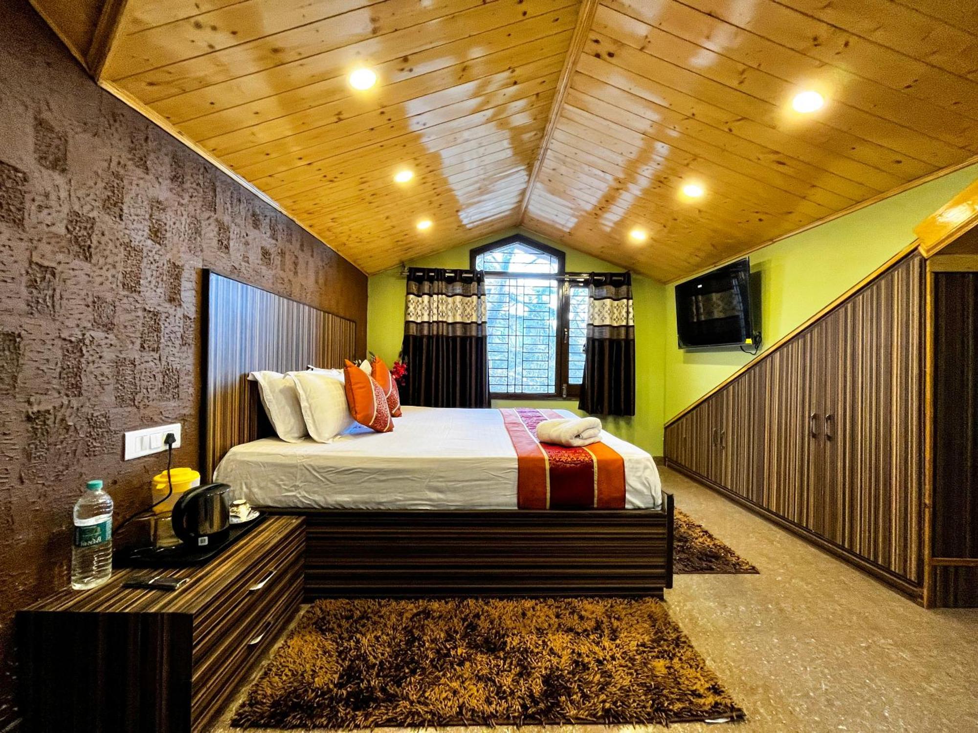 Puri'S Bnb Shimla Esterno foto