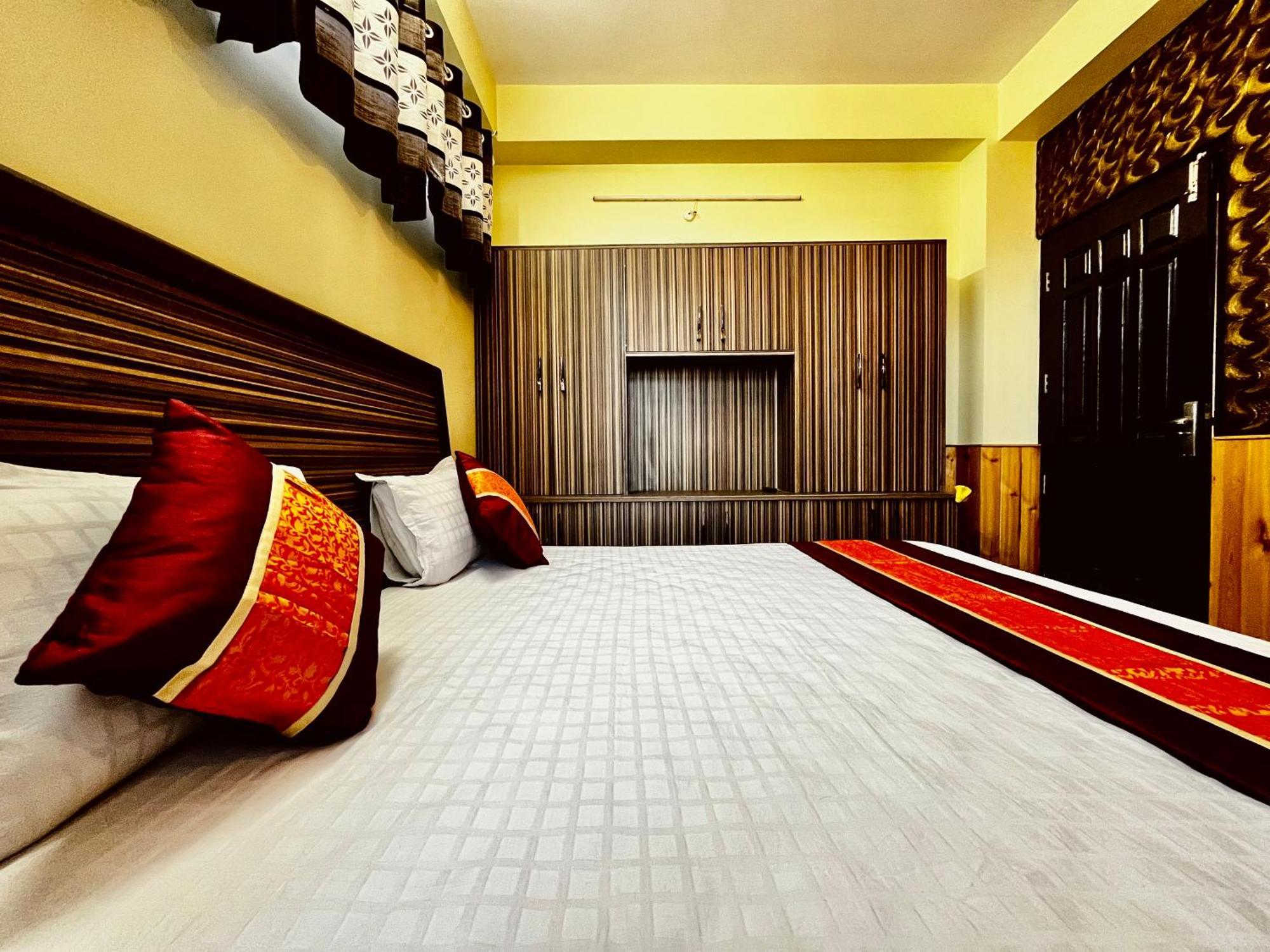 Puri'S Bnb Shimla Esterno foto