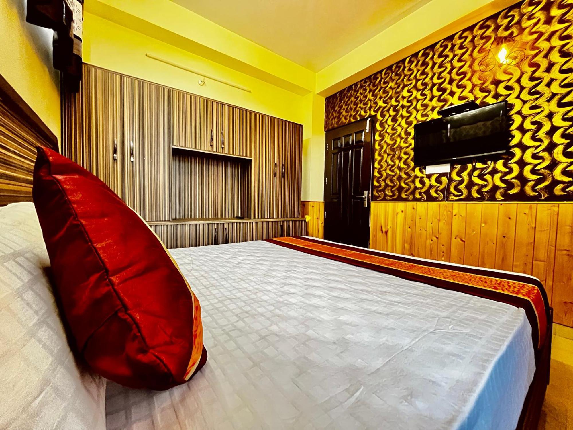 Puri'S Bnb Shimla Esterno foto